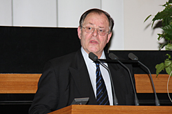 Botschafter Rudolf Dreßler